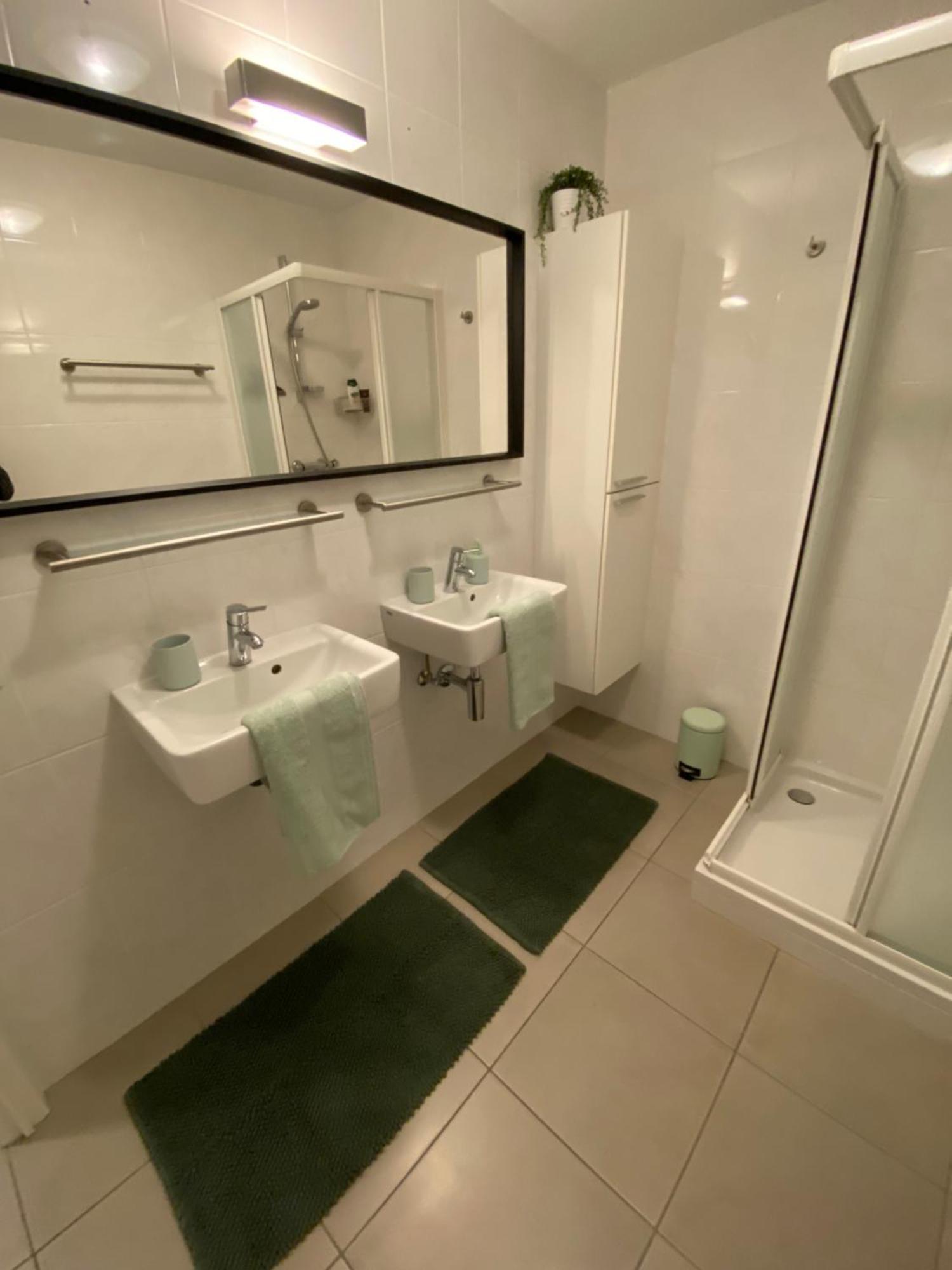 Gezellig Modern Appartement Met Optie Garagebox En In De Buurt Van Strand, Winkels En Restaurants Oostende Ngoại thất bức ảnh